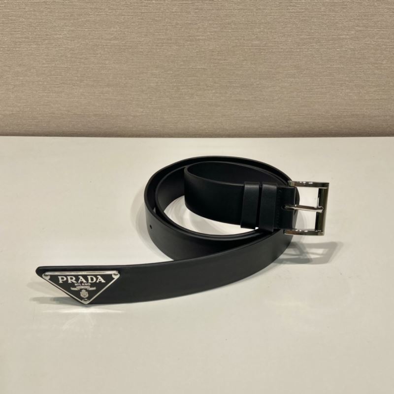 Pra*a triangle pouch